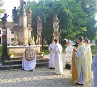 Biskup Bože Radoš u Legradu predslavio euharistiju i tijelovsku procesiju